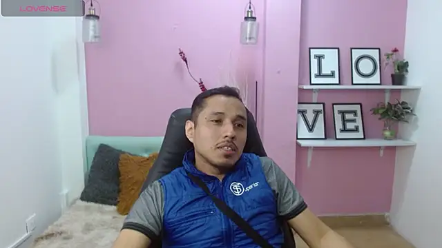 ColombiaStrip online show from October 2, 3:27 pm