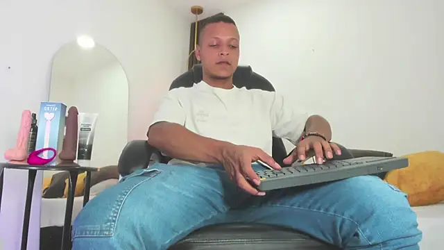 Snapshot of Ricky_Owens1 chatting on September 24, 1:53 pm Ricky Owens1 online show from September 24, 1:53 pm