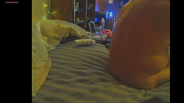 Snapshot of Pussyeat2please chatting on October 2, 8:35 pm Pussyeat2please online show from October 2, 8:35 pm