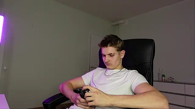 Mark Karson online show from November 3, 8:21 pm