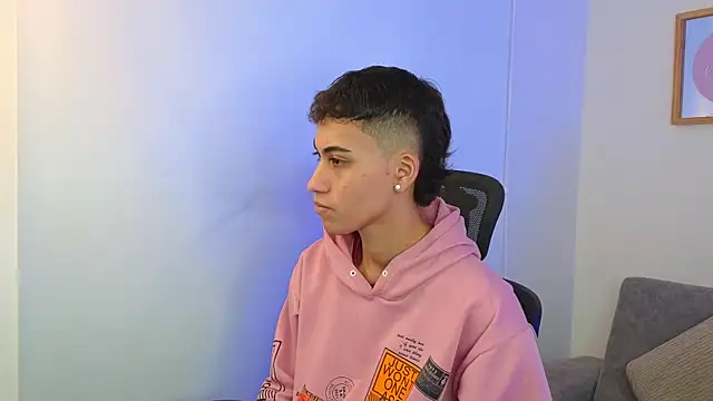 Snapshot of yulian_vasquez chatting on September 29, 12:24 pm yulian vasquez online show from September 29, 12:24 pm