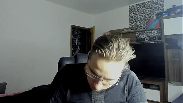 romiosabrino online show from February 1, 9:24 pm