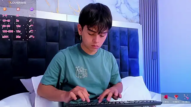 Snapshot of nico_leroy chatting on September 10, 10:19 pm nico leroy online show from September 10, 10:19 pm