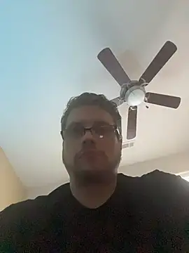 69ReVeaLxh online show from December 1, 6:55 pm