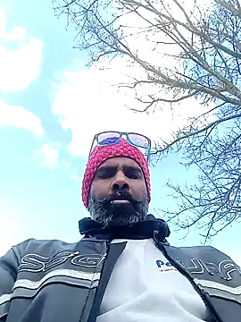 frenchblackc31 online show from March 9, 1:27 pm