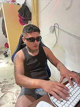 siilvestremx online show from February 3, 5:40 pm