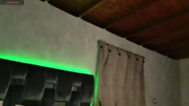Snapshot of Taurito___ chatting on October 12, 5:01 am Taurito online show from October 12, 5:01 am