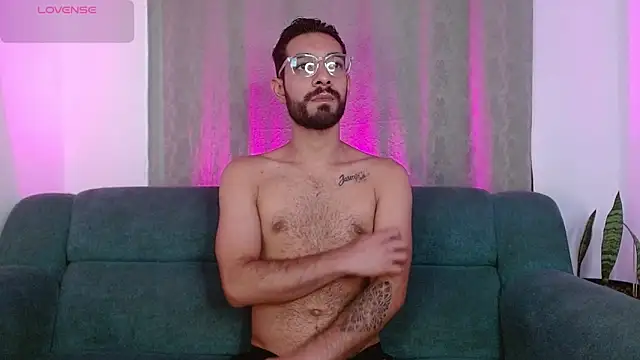 Snapshot of ReyPablo1 chatting on September 22, 10:09 pm ReyPablo1 online show from September 22, 10:09 pm