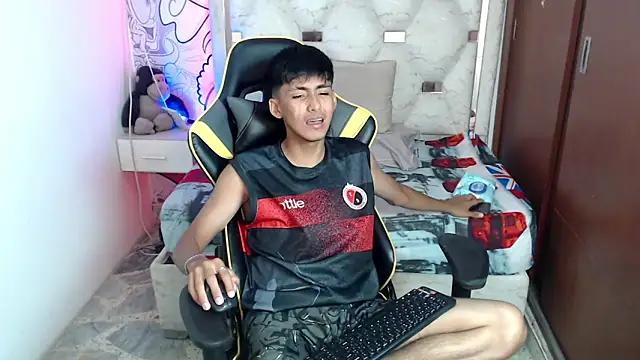 Snapshot of yiisu_ chatting on October 3, 6:24 pm yiisu online show from October 3, 6:24 pm