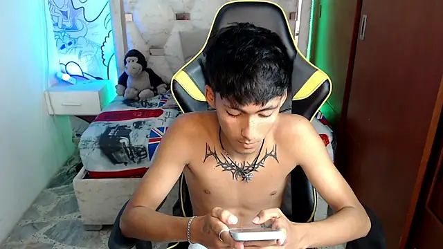 Snapshot of yiisu_ chatting on October 10, 6:24 pm yiisu online show from October 10, 6:24 pm