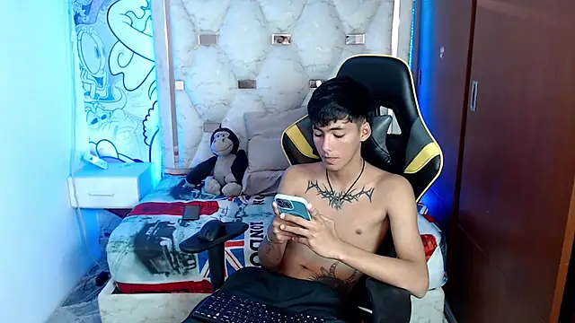 Snapshot of yiisu_ chatting on October 13, 6:14 pm yiisu online show from October 13, 6:14 pm