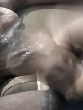 Curvy Pounder online show from December 3, 12:38 am