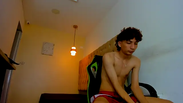 Darkknightx01 online show from October 24, 2:24 am