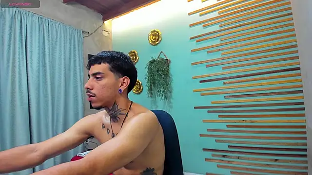 Snapshot of jharol_cardonaa chatting on September 26, 1:47 am jharol cardonaa online show from September 26, 1:47 am