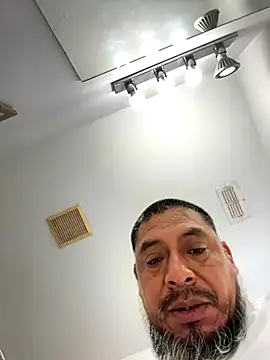 Snapshot of julio_p chatting on October 4, 2:27 am julio p online show from October 4, 2:27 am