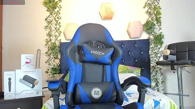  taylor black online show from November 19, 7:58 pm