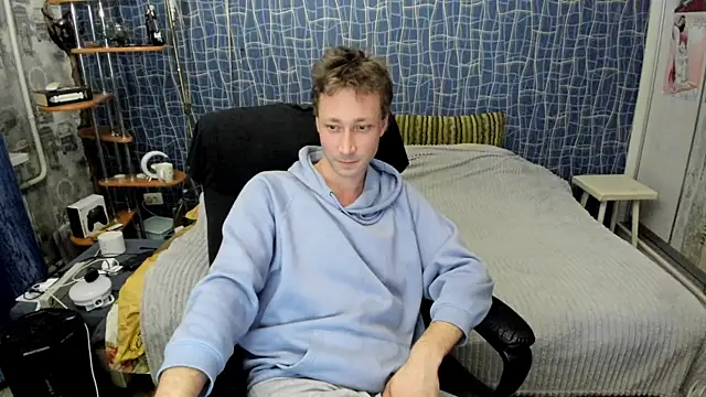 CuteBoy228 online show from April 15, 7:58 pm