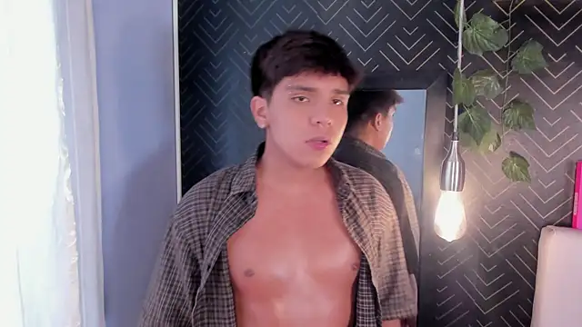 Thiago Kozak online show from April 22, 2:00 pm