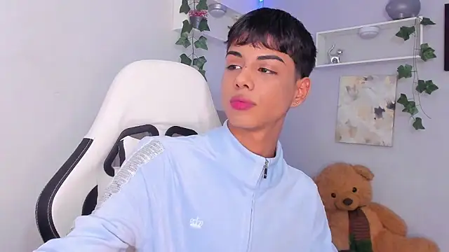 Thomas wil online show from November 1, 1:20 am