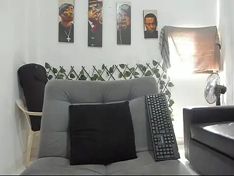 Latins Boss online show from April 24, 6:21 pm