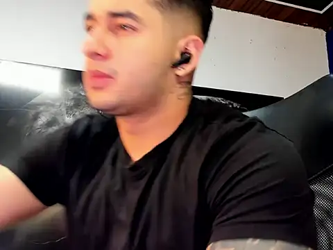 king falconer online show from December 2, 12:58 am