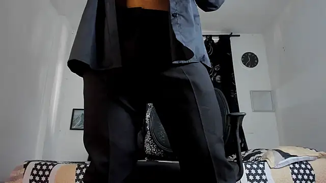 Snapshot of magnusclark chatting on October 6, 8:13 pm magnusclark online show from October 6, 8:13 pm
