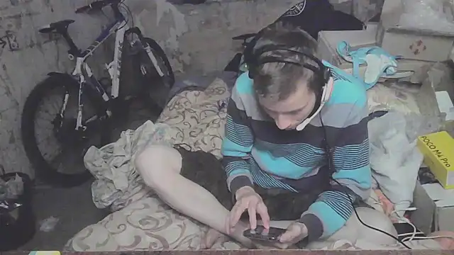Snapshot of makarov1993 chatting on October 8, 6:34 pm makarov1993 online show from October 8, 6:34 pm