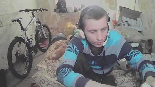 Snapshot of makarov1993 chatting on October 5, 12:42 pm makarov1993 online show from October 5, 12:42 pm