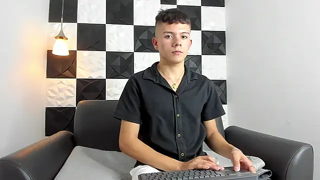 Snapshot of AndyFame1 chatting on September 22, 7:02 pm AndyFame1 online show from September 22, 7:02 pm