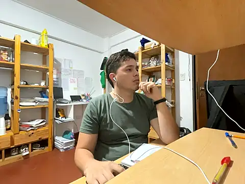 Haustin202 online show from October 12, 3:33 am