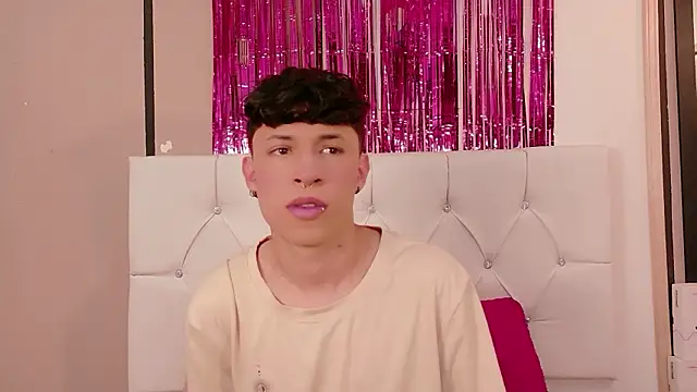 Axel  Evans online show from March 28, 12:49 pm