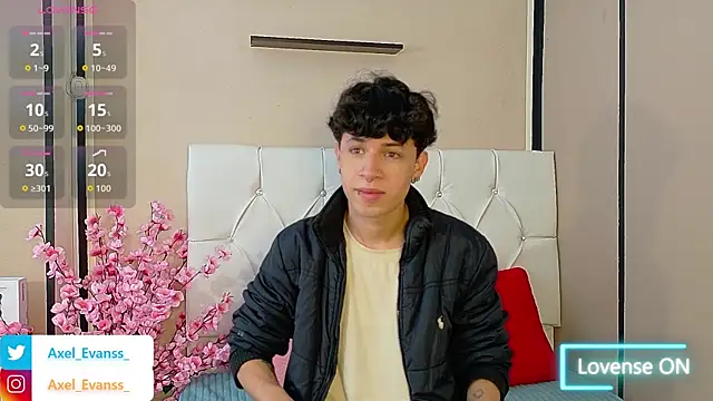Snapshot of Axel__Evans chatting on October 6, 11:59 am Axel Evans online show from October 6, 11:59 am