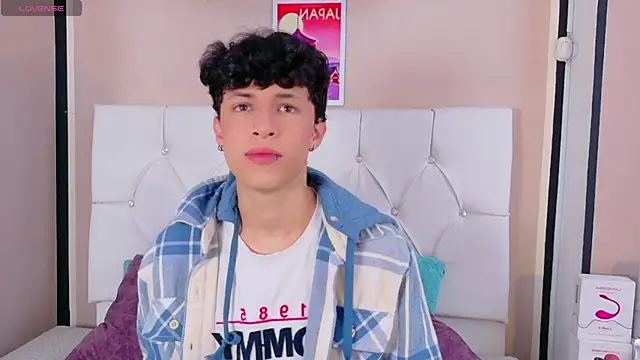 Axel  Evans online show from June 5, 12:33 pm