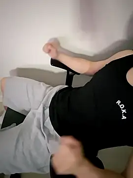 111owo111 online show from March 26, 12:42 pm