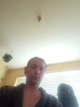 piercingpik online show from April 19, 4:39 pm