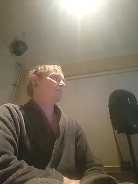 piercingpik online show from April 20, 8:00 pm