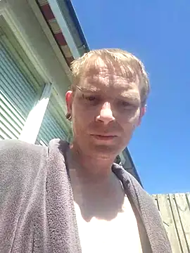 piercingpik online show from April 22, 9:25 am