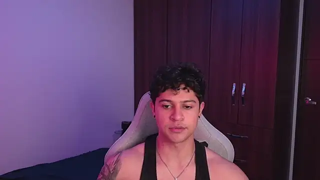 domsantiago  online show from October 6, 2:05 am