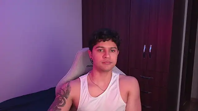 domsantiago  online show from October 9, 2:38 am