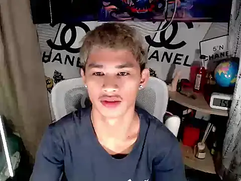 asianhardcock25 online show from April 24, 5:59 pm