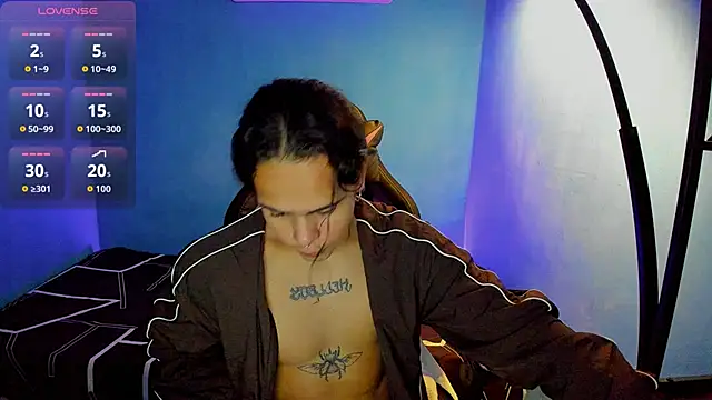 Snapshot of Maximiliano_scoott__ chatting on September 29, 6:59 pm Maximiliano scoott   online show from September 29, 6:59 pm