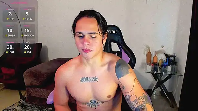 Maximiliano scoott   online show from April 3, 10:50 pm