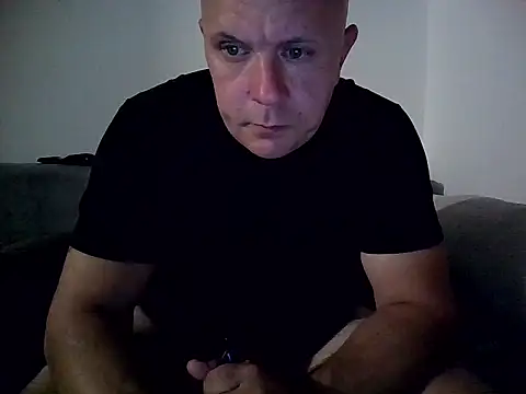 DaDDyLoVeSu83 online show from June 7, 7:32 pm