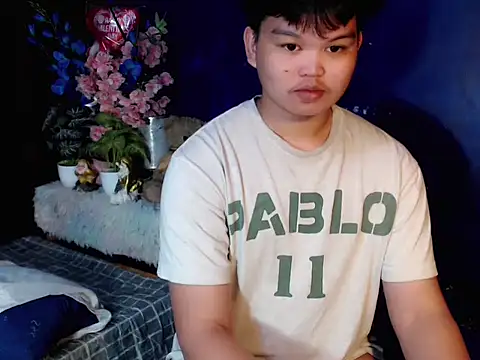 Reynelcock online show from March 13, 3:25 am