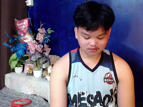 Reynelcock online show from April 22, 6:34 pm