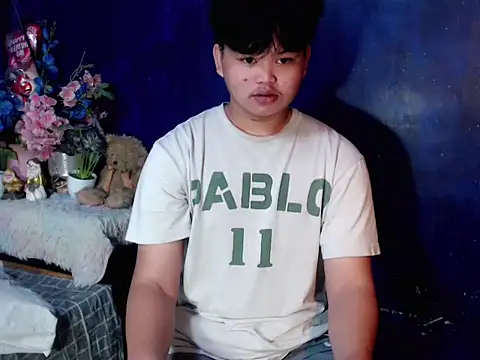 Reynelcock online show from February 10, 5:39 pm