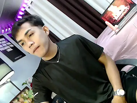 urhot chany online show from August 6, 6:14 pm