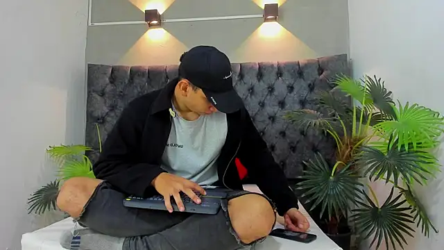 ALAN REDINGER online show from November 26, 1:14 pm