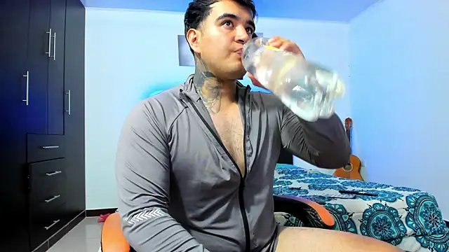 thiago  cp01 online show from April 11, 7:45 am