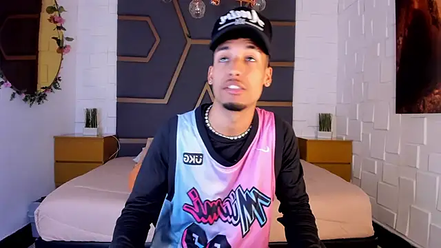 Thiagoferreti online show from November 27, 7:50 pm